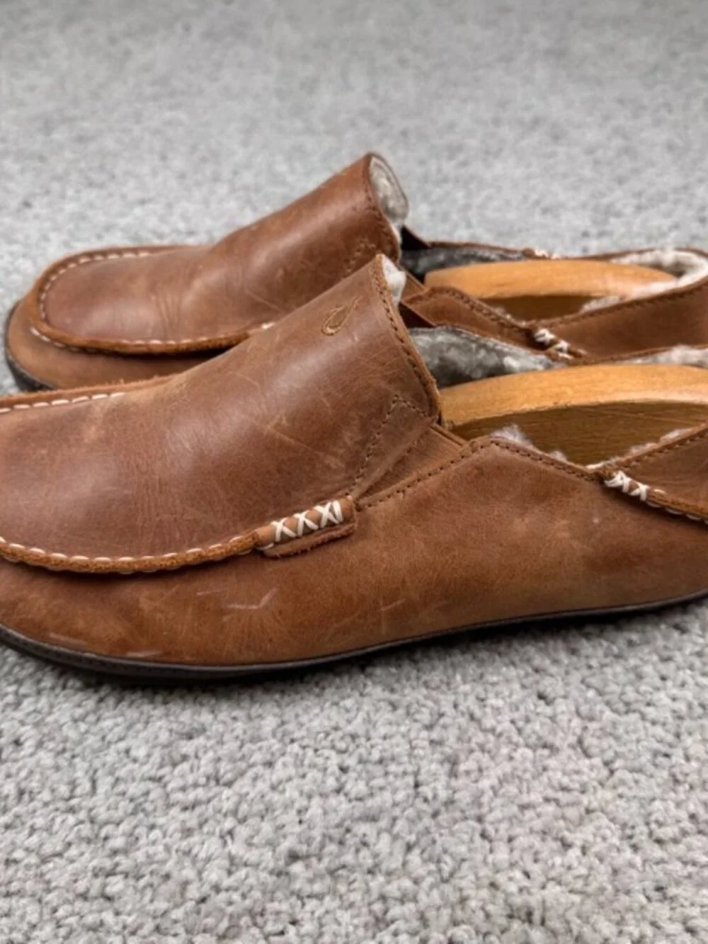 OluKai Moloa Men's Nubuck Leather Slippers with Genuine Shearling Lining Size 8